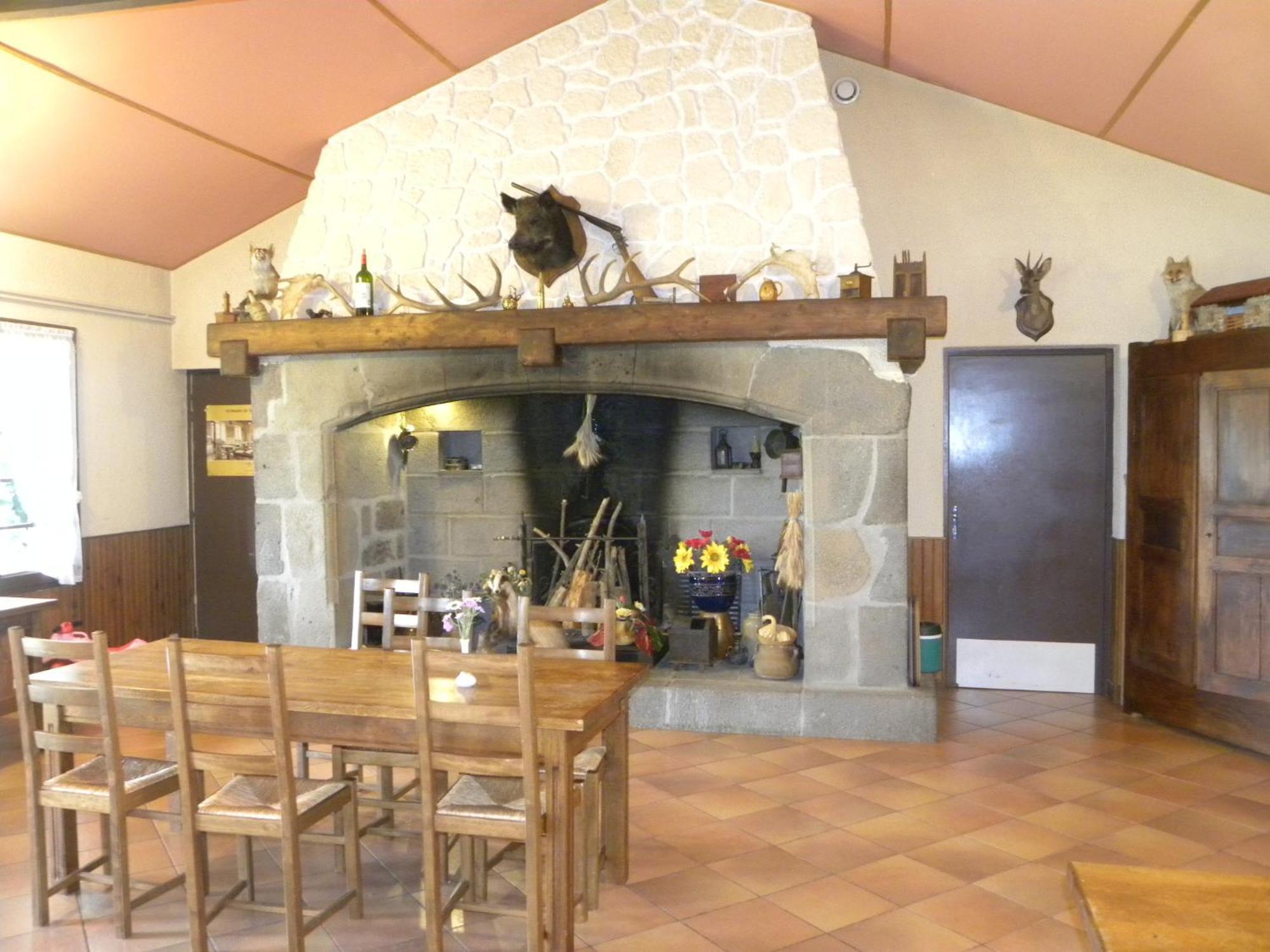 Auberge Les Volpilieres Ruynes-en-Margeride Екстериор снимка